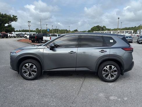 Used 2021 Nissan Rogue SV FWD image 3