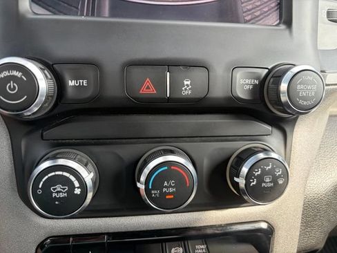 Used 2024 RAM 3500 Tradesman w/ Chrome Appearance Group AWD/4WD image 25