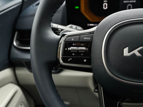 New 2026 Kia Carnival EX image 22