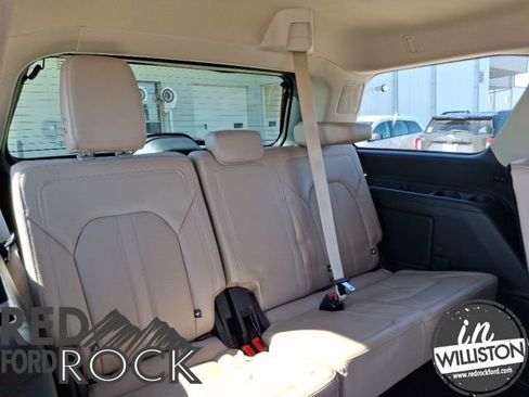 Used 2024 Ford Expedition Limited AWD/4WD image 25