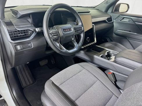 Certified 2025 GMC Acadia Elevation FWD image 7