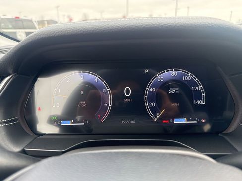 Used 2023 Jeep Grand Cherokee Limited w/ Black Appearance Package image 16