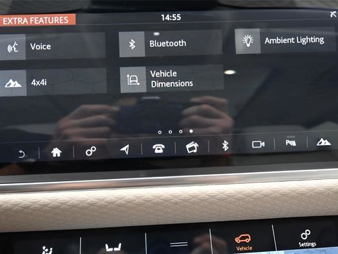 Used 2018 Land Rover Range Rover Velar R-Dynamic SE AWD/4WD image 29