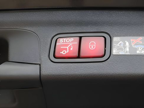 Certified 2025 Mercedes-Benz GLE 450 4MATIC image 18
