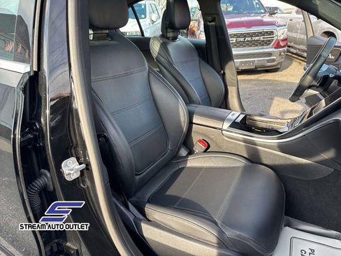 Used 2025 Mercedes-Benz C 300 4MATIC Sedan image 38