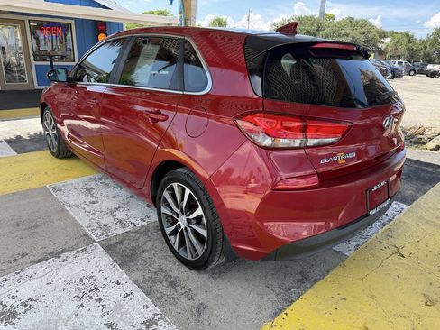 Used 2018 Hyundai Elantra GT FWD image 8