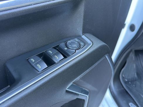 Used 2023 GMC Sierra 1500 SLE image 28