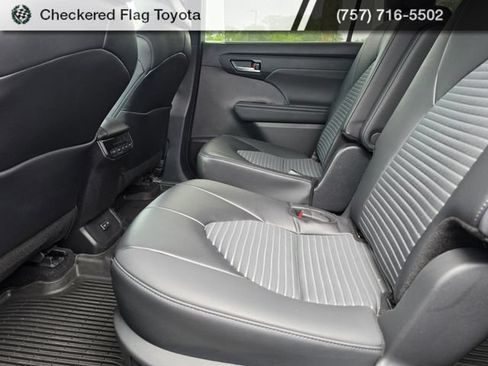 Used 2024 Toyota Highlander XSE AWD/4WD image 18