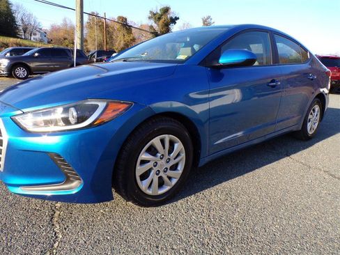 Used 2017 Hyundai Elantra SE image 5