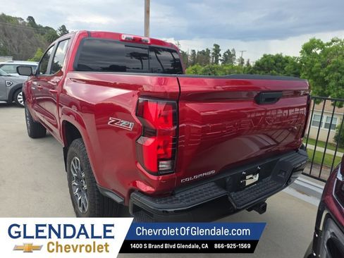 Used 2025 Chevrolet Colorado Z71 AWD/4WD image 3