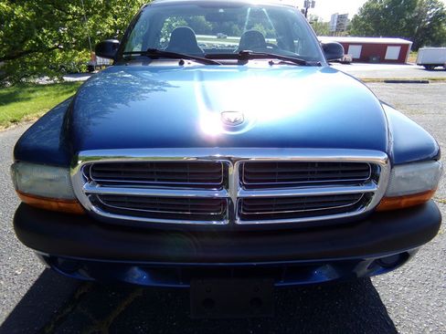 Used 2004 Dodge Dakota 4x4 Regular Cab w/ Tire & Handling Group image 3