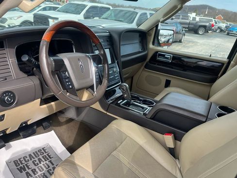 Used 2015 Lincoln Navigator 4WD w/ Equipment Group 101A Reserve image 10