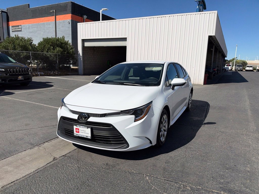 Certified 2025 Toyota Corolla LE FWD image 3