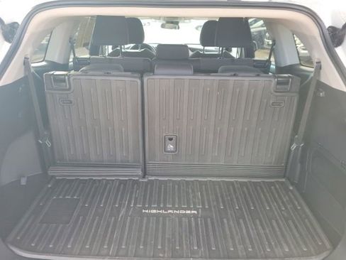 Used 2023 Toyota Highlander L image 25