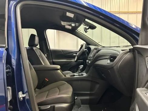 Used 2023 Chevrolet Equinox RS AWD/4WD image 21