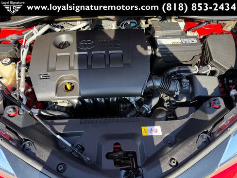 Used 2020 Toyota C-HR XLE FWD image 33