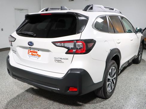 Used 2024 Subaru Outback Premium AWD/4WD image 7
