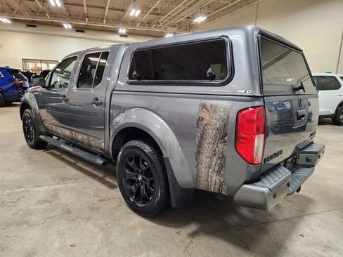 Used 2020 Nissan Frontier SV w/ Midnight Edition Floor Mats image 5