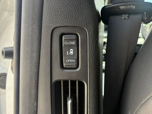 Used 2022 Honda Odyssey Elite image 12