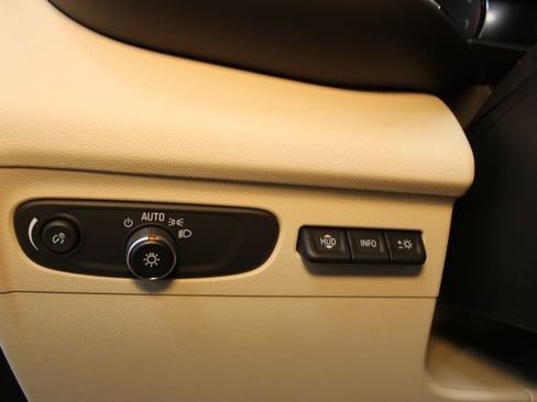 Used 2023 Buick Envision Avenir image 22