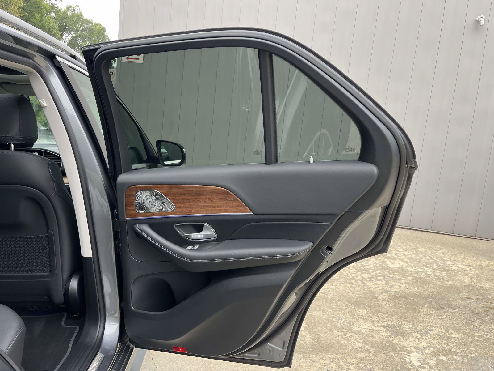 Certified 2025 Mercedes-Benz GLE 350 4MATIC image 46