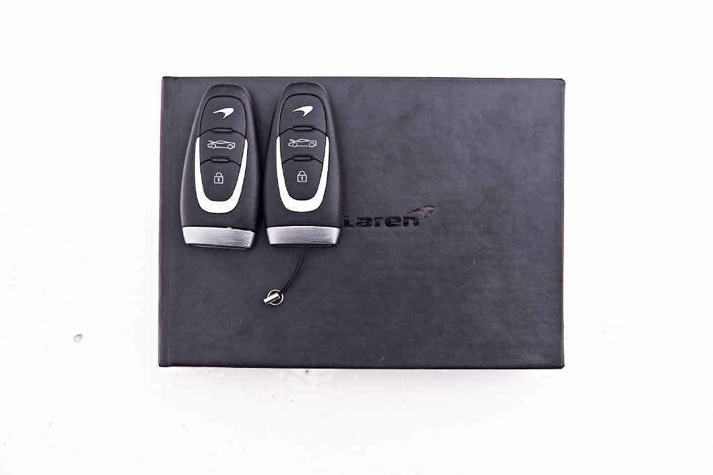 Used 2025 McLaren Artura Spider RWD image 75