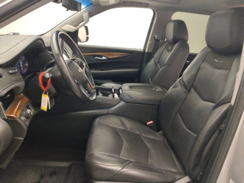 Used 2018 Cadillac Escalade Luxury RWD image 17