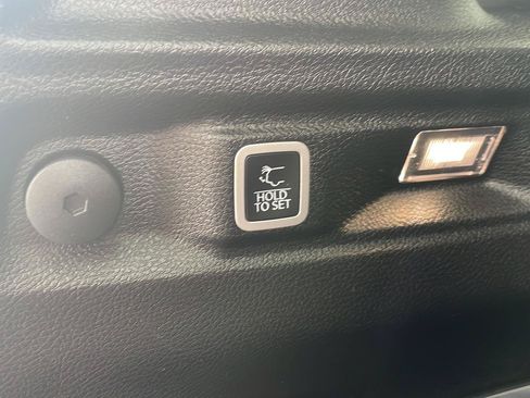 Used 2021 Jeep Grand Cherokee L Limited AWD/4WD image 34
