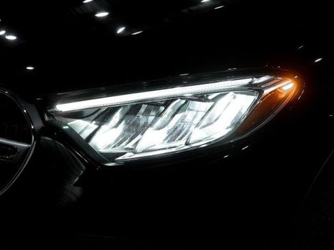 Certified 2026 Mercedes-Benz GLC 300 4MATIC image 8