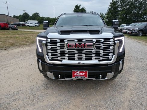 New 2026 GMC Sierra 2500 Denali w/ Denali Reserve Package AWD/4WD image 11