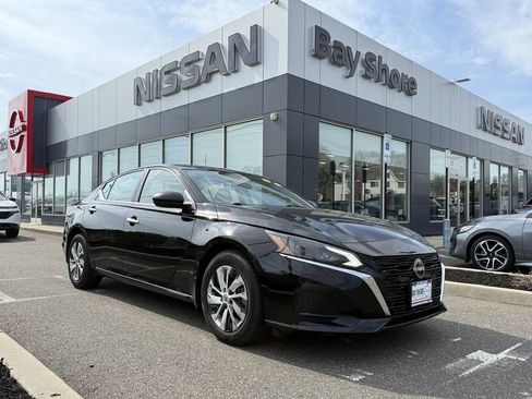 Certified 2024 Nissan Altima 2.5 S FWD image 1
