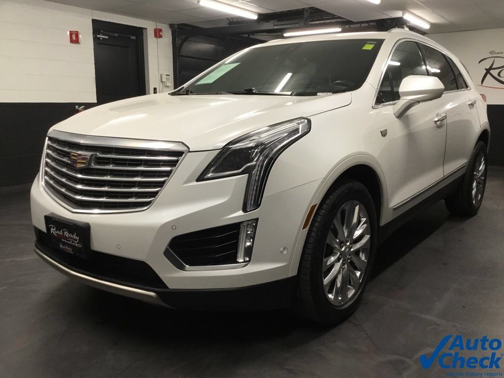 Used 2017 Cadillac XT5 Platinum w/ Driver Assist Package AWD/4WD image 5
