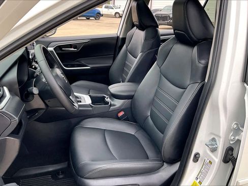 Used 2025 Toyota RAV4 XLE Premium w/ Weather Package image 8