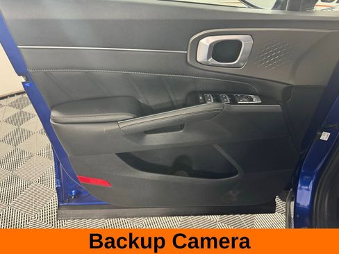 Used 2023 Kia Sorento SX image 9