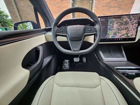Used 2023 Tesla Model X Plaid AWD/4WD image 4