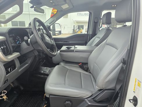 Used 2023 Ford F250 XL w/ FX4 Off-Road Package image 11