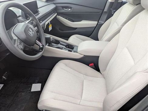 New 2025 Honda Accord SE image 4