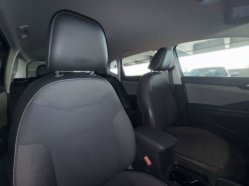 Certified 2022 Volkswagen Taos SE FWD image 27