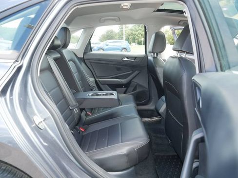 Certified 2022 Volkswagen Jetta SE FWD image 19