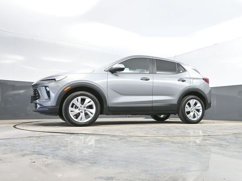 Used 2025 Buick Encore GX Preferred AWD/4WD image 33