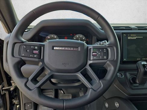 Used 2025 Land Rover Defender 130 X-Dynamic SE AWD/4WD image 8