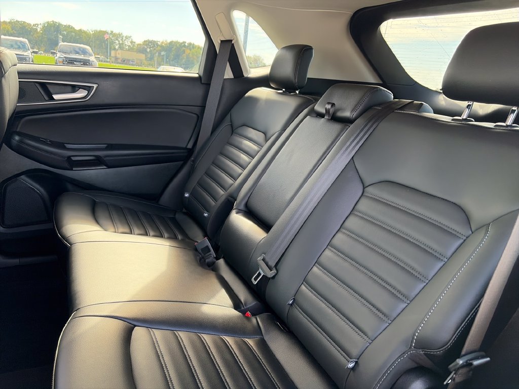 Used 2024 Ford Edge SEL w/ Convenience Package AWD/4WD image 30