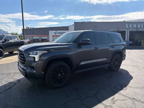 Used 2026 Toyota Sequoia Limited w/ Tow Technology Package AWD/4WD image 11