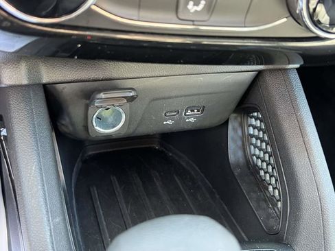 Used 2025 Chevrolet TrailBlazer LT AWD/4WD image 27