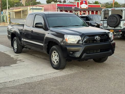 Used 2015 Toyota Tacoma 2WD Access Cab image 1