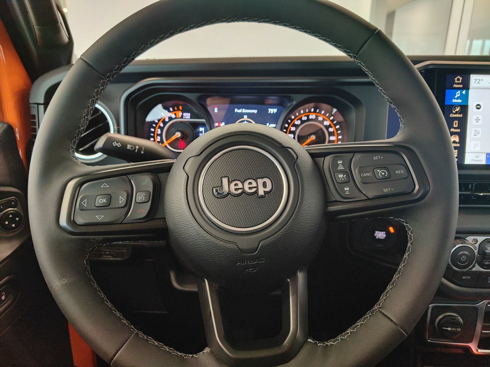 Used 2025 Jeep Gladiator Sport AWD/4WD image 23