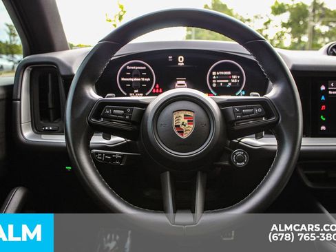 Used 2024 Porsche Cayenne S image 27