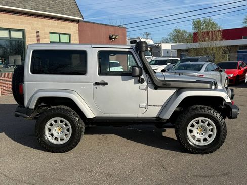 Used 2012 Jeep Wrangler Rubicon w/ PWR Convenience Group AWD/4WD image 4