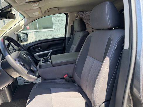 Used 2022 Nissan Titan SV w/ Accessory Utility Package RWD image 15