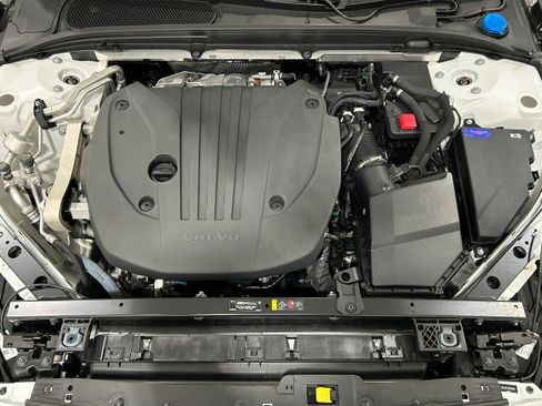 Used 2024 Volvo S60 B5 Plus image 15